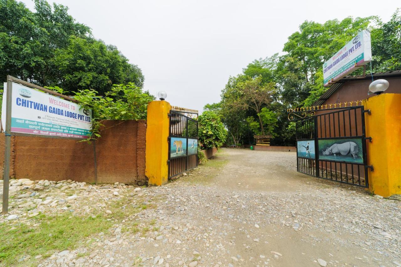 Chitwan Gaida Lodge - Animal Lovers & Birdwatchers Paradise Sauraha Dış mekan fotoğraf