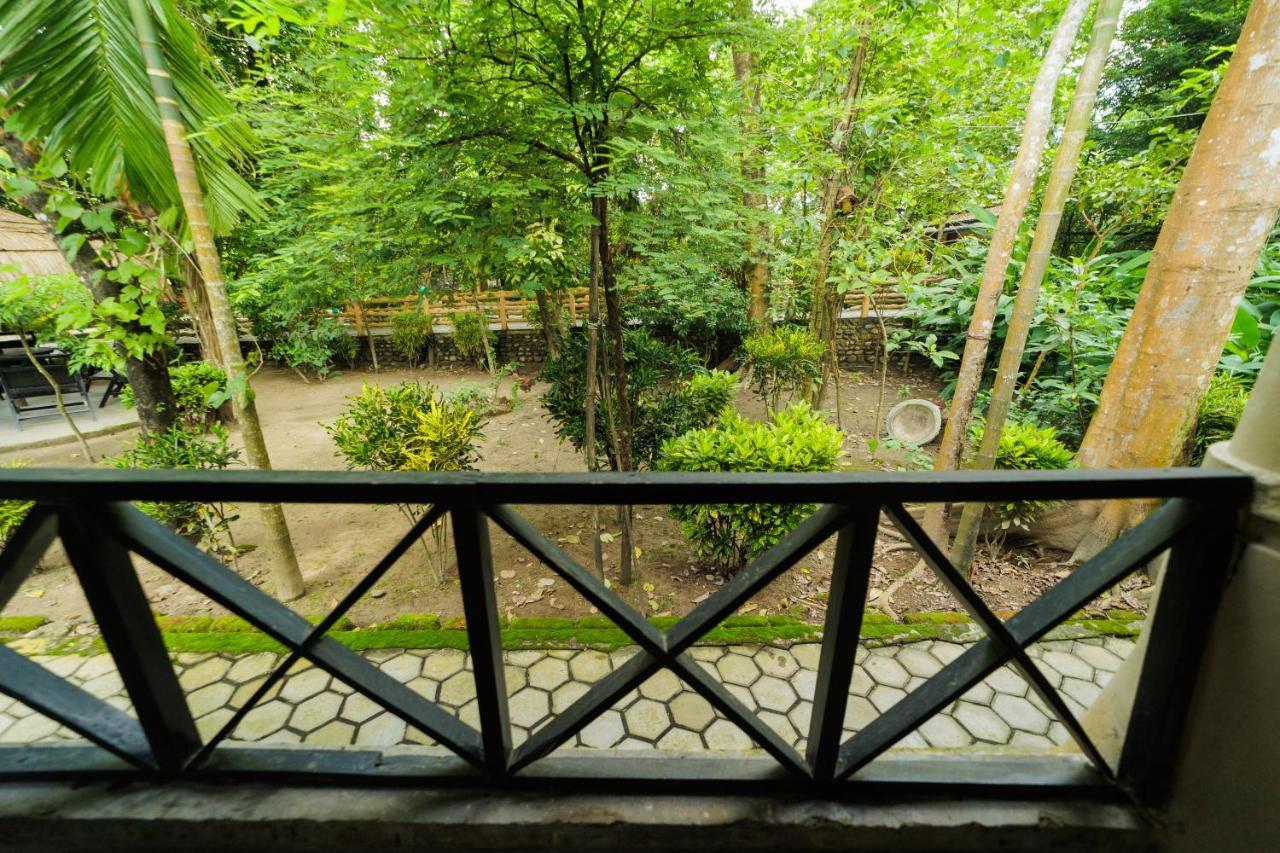Chitwan Gaida Lodge - Animal Lovers & Birdwatchers Paradise Sauraha Dış mekan fotoğraf