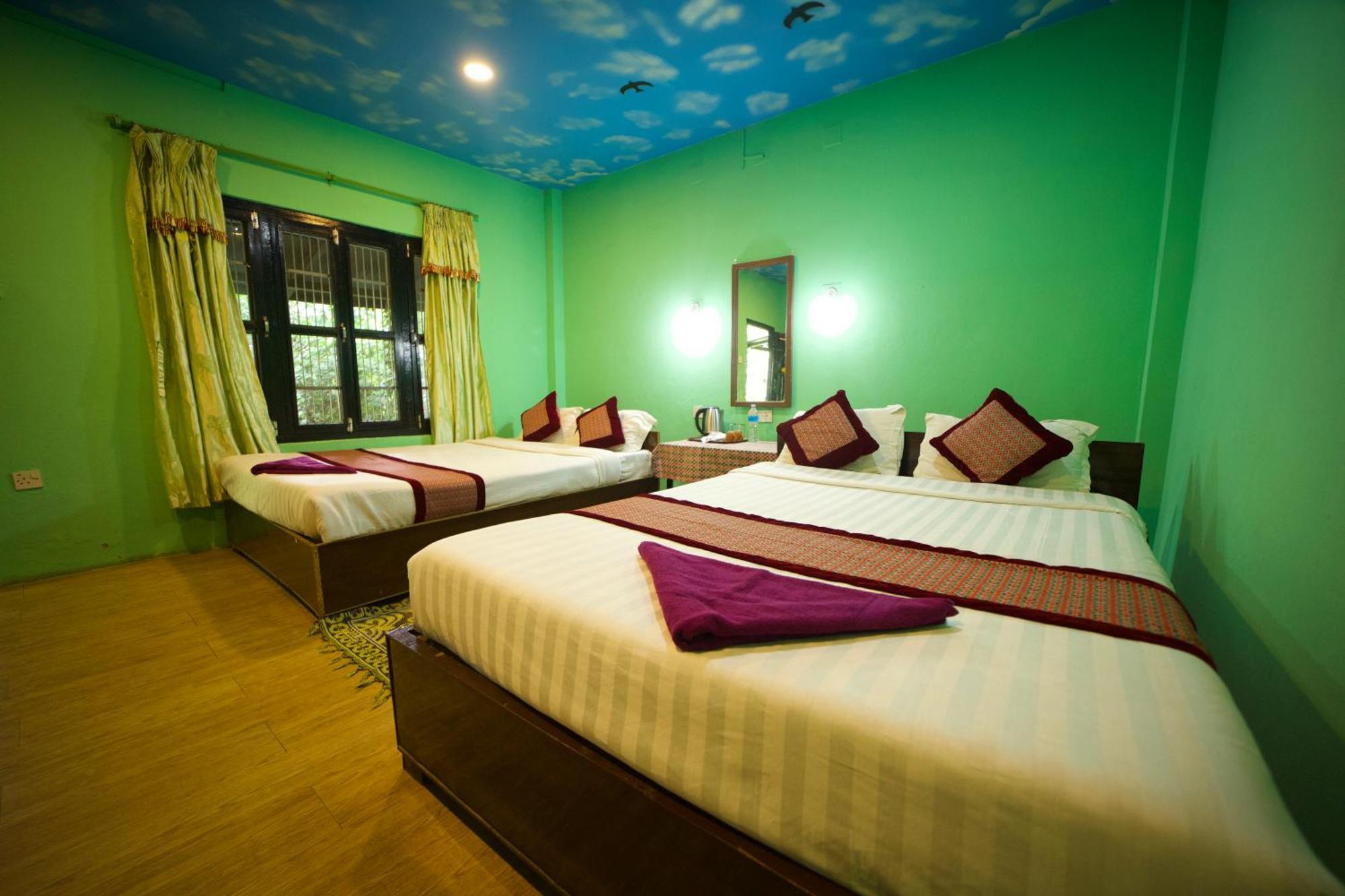 Chitwan Gaida Lodge - Animal Lovers & Birdwatchers Paradise Sauraha Dış mekan fotoğraf