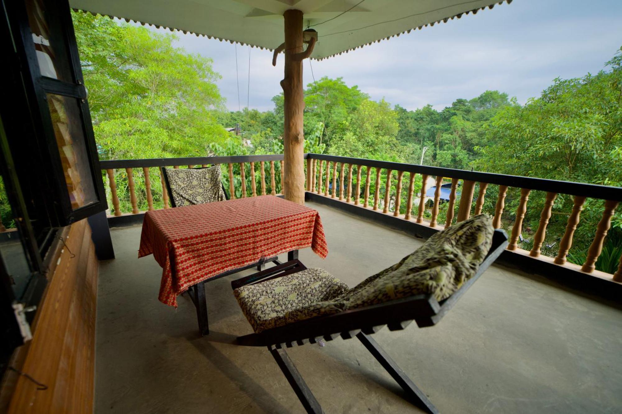 Chitwan Gaida Lodge - Animal Lovers & Birdwatchers Paradise Sauraha Dış mekan fotoğraf