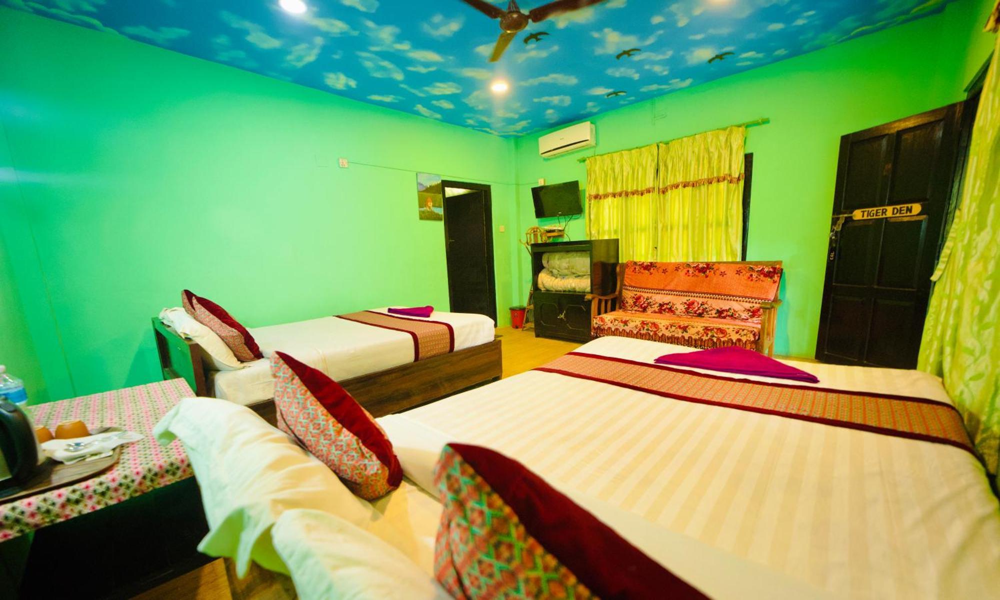 Chitwan Gaida Lodge - Animal Lovers & Birdwatchers Paradise Sauraha Dış mekan fotoğraf