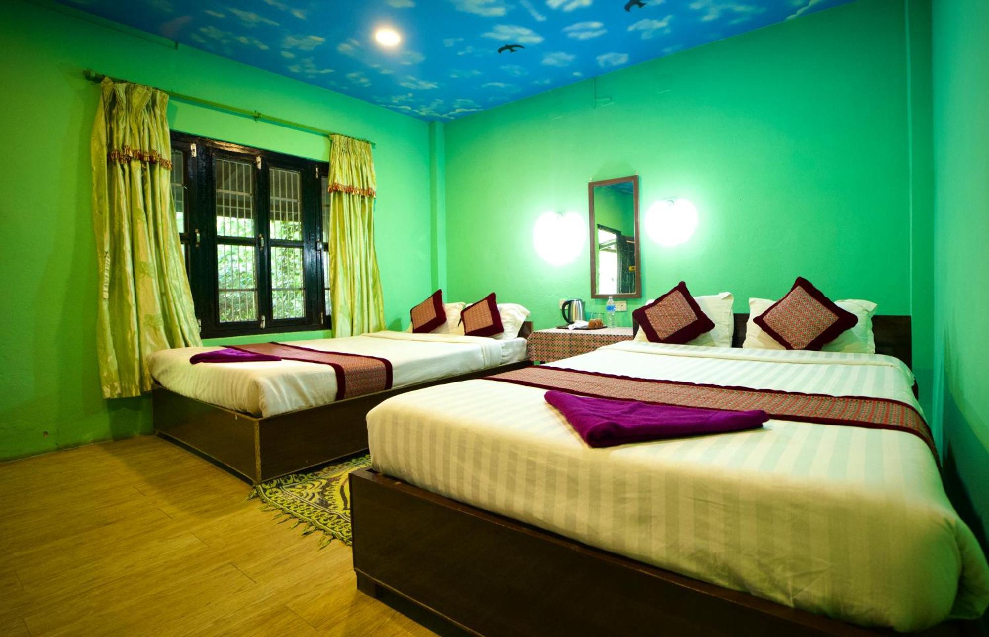 Chitwan Gaida Lodge - Animal Lovers & Birdwatchers Paradise Sauraha Dış mekan fotoğraf