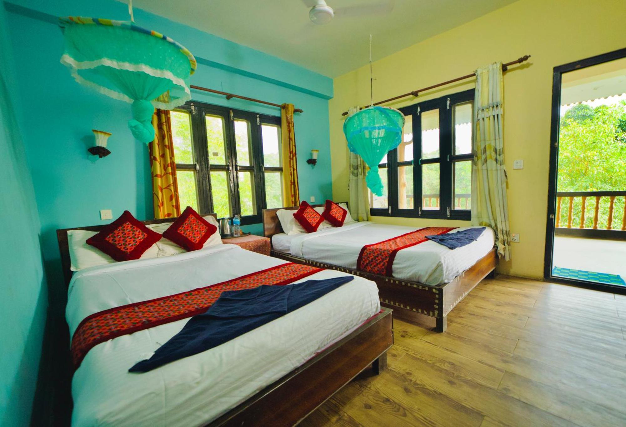Chitwan Gaida Lodge - Animal Lovers & Birdwatchers Paradise Sauraha Dış mekan fotoğraf