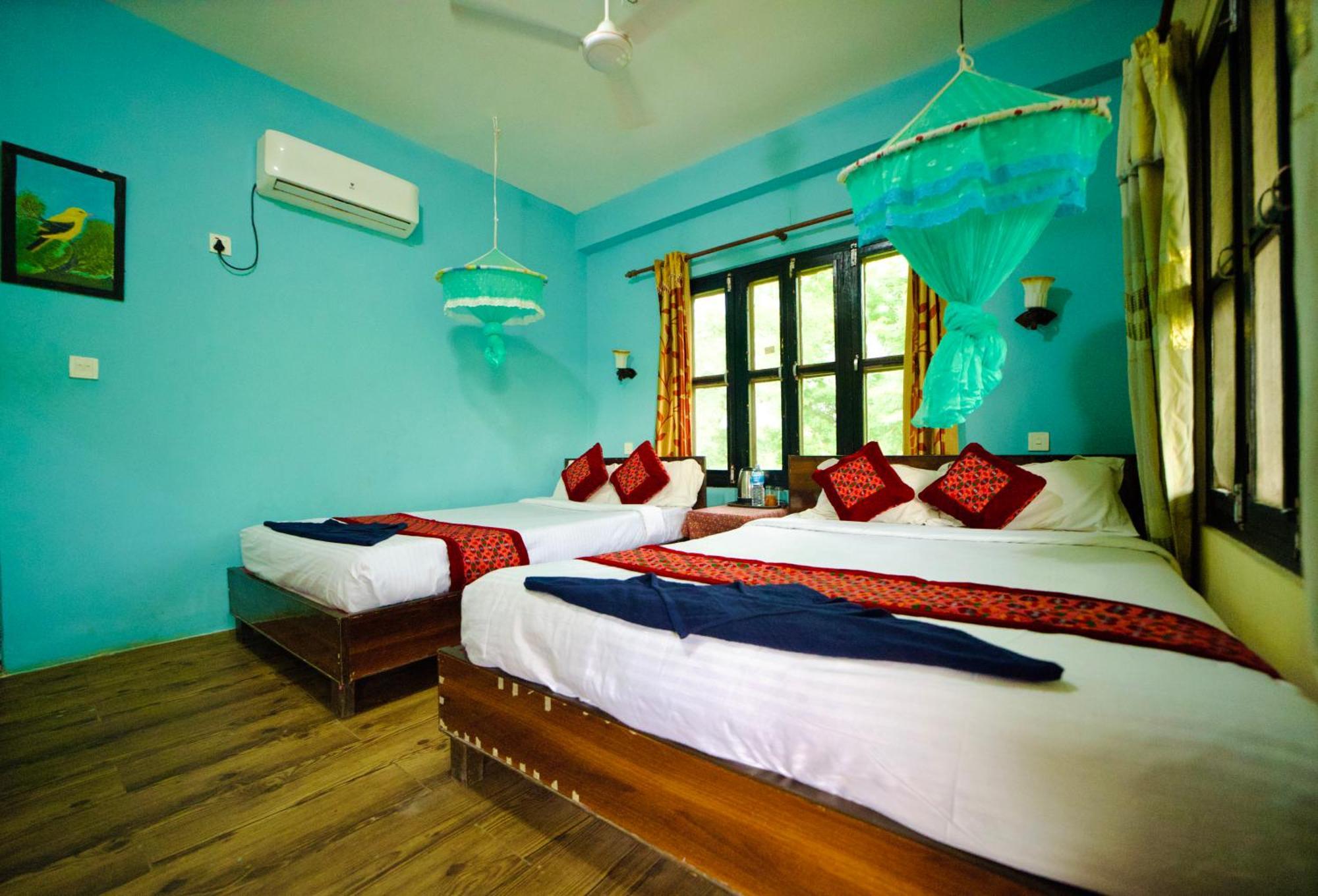 Chitwan Gaida Lodge - Animal Lovers & Birdwatchers Paradise Sauraha Dış mekan fotoğraf