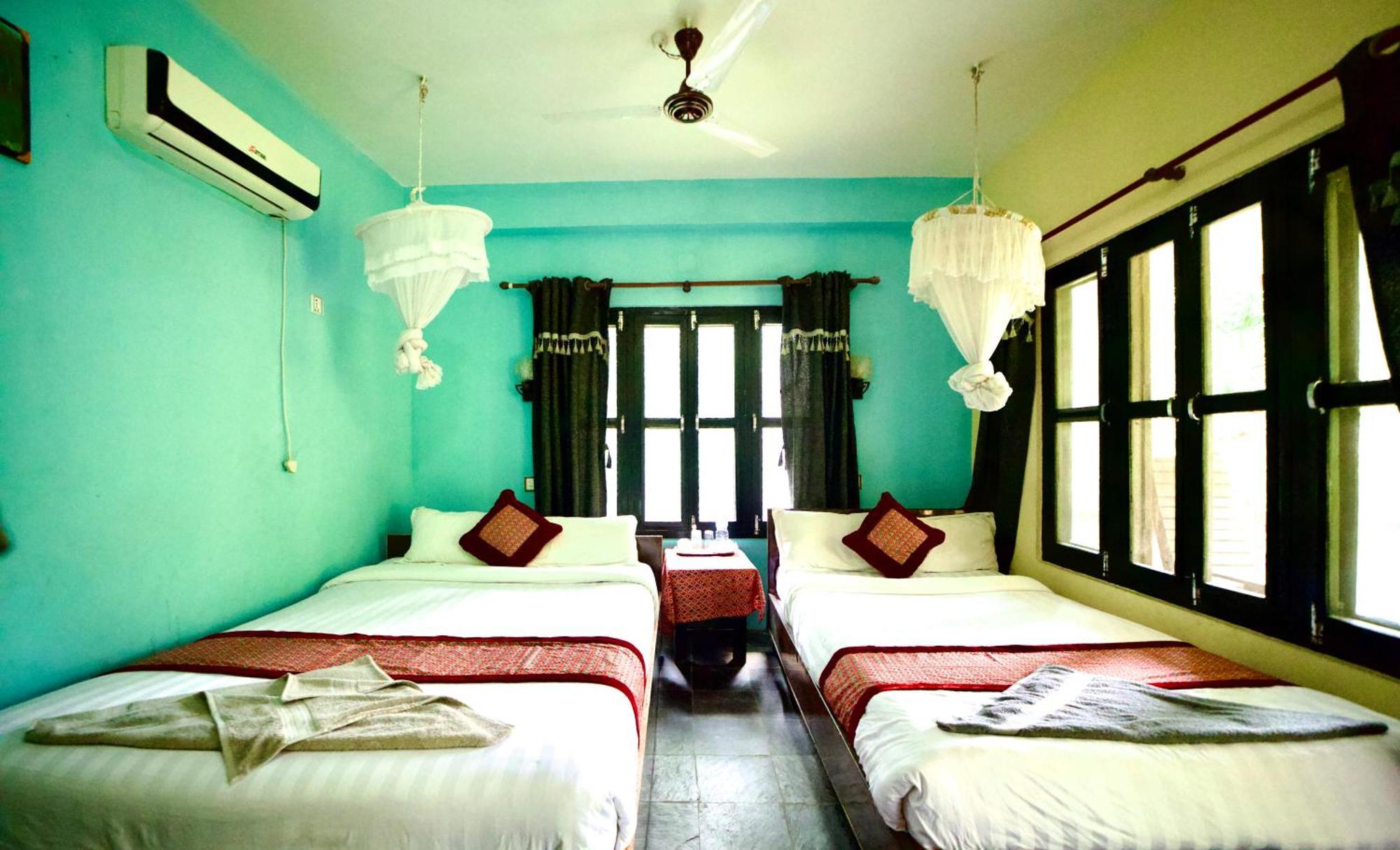 Chitwan Gaida Lodge - Animal Lovers & Birdwatchers Paradise Sauraha Dış mekan fotoğraf