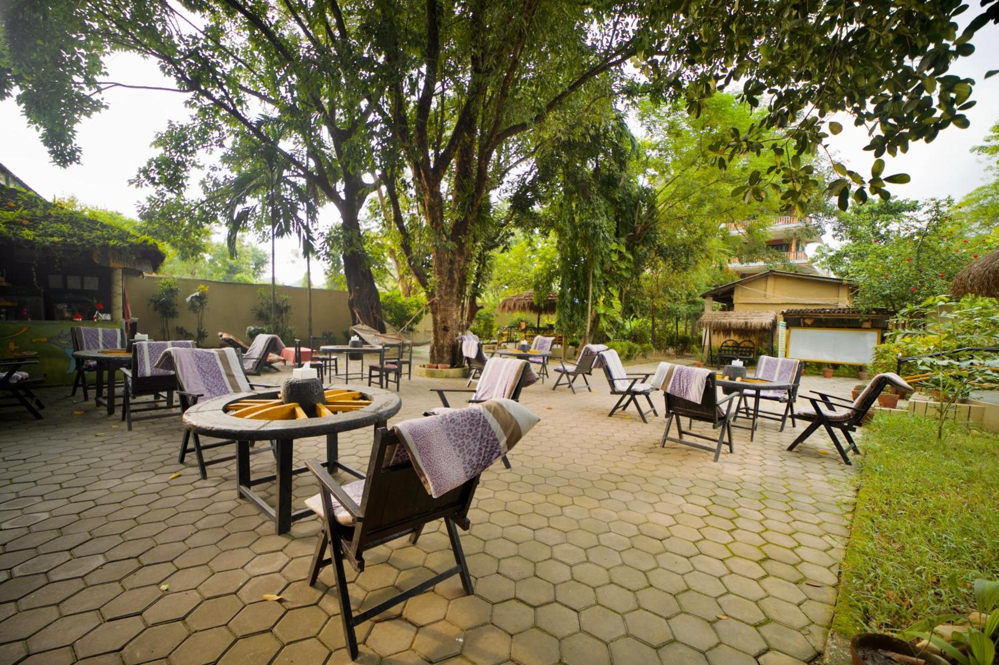 Chitwan Gaida Lodge - Animal Lovers & Birdwatchers Paradise Sauraha Dış mekan fotoğraf