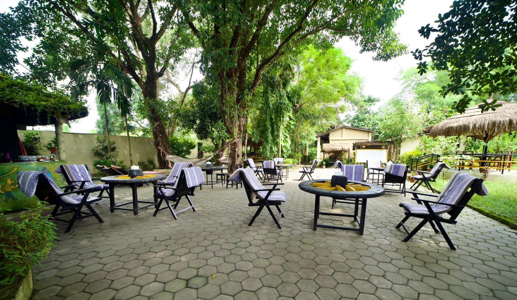 Chitwan Gaida Lodge - Animal Lovers & Birdwatchers Paradise Sauraha Dış mekan fotoğraf