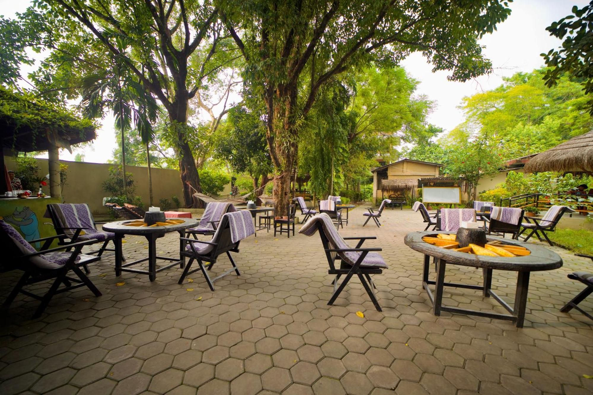 Chitwan Gaida Lodge - Animal Lovers & Birdwatchers Paradise Sauraha Dış mekan fotoğraf
